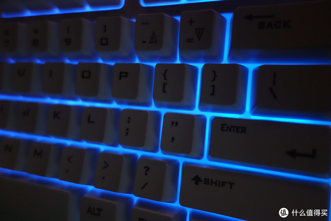 超神喽！黑爵AK10英魂之刃键盘白色彩虹版
