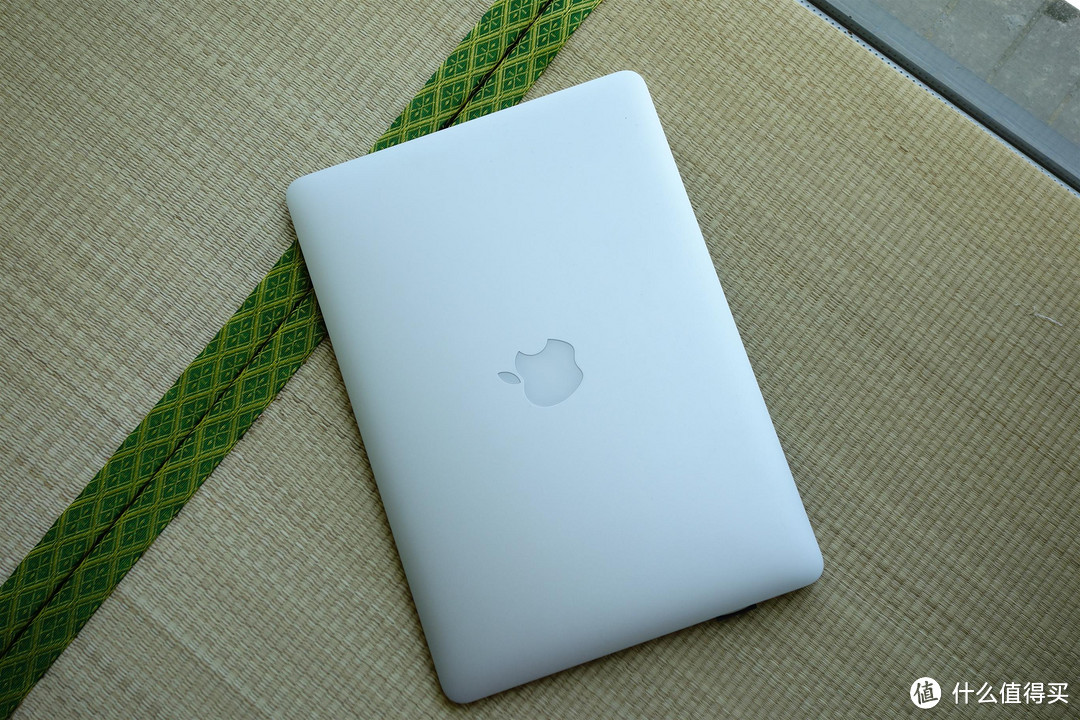 Macbook Air 一台