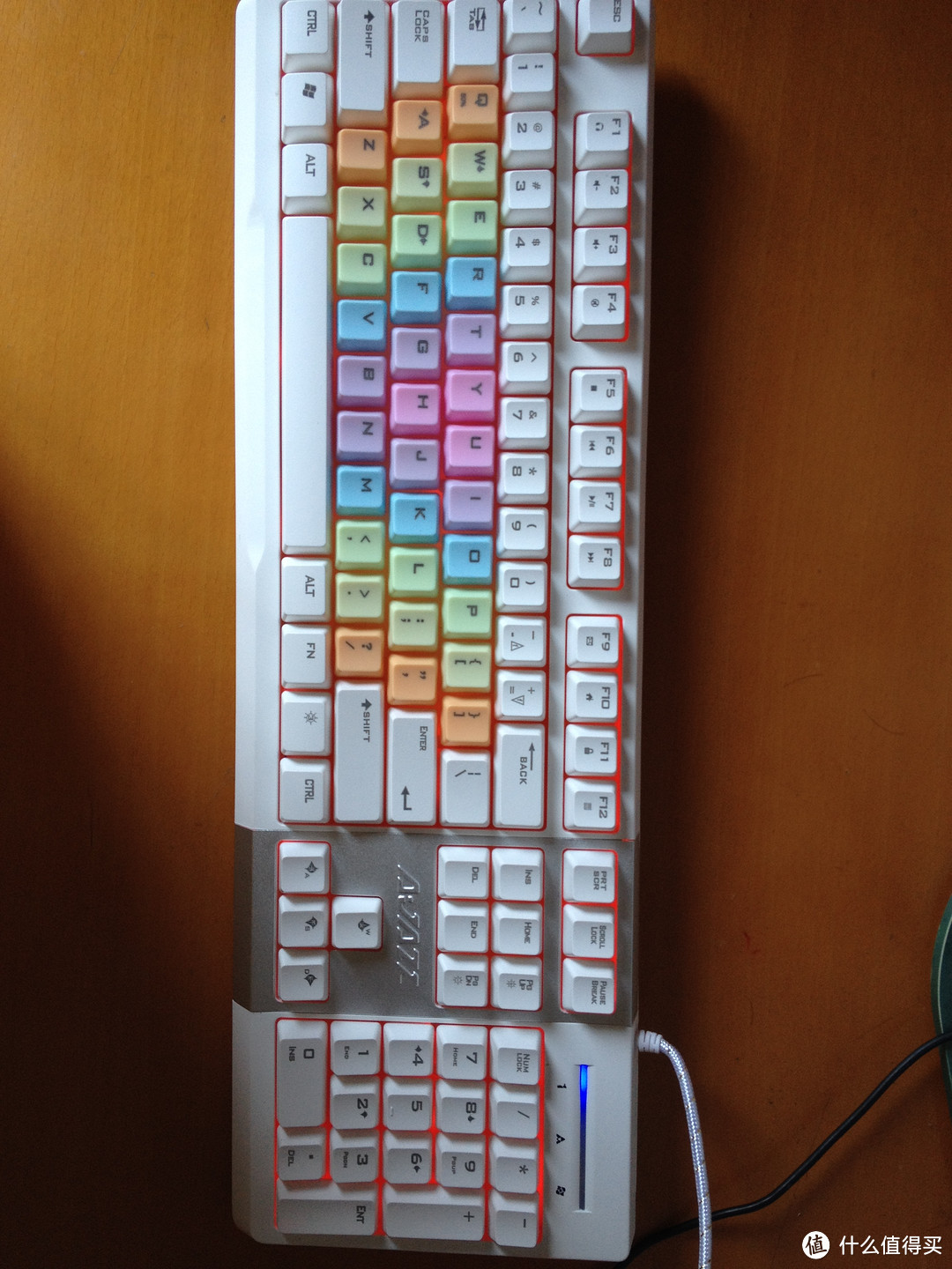 十九分之一——AJazz 黑爵 AK10 英魂之刃 键盘 白色彩虹版