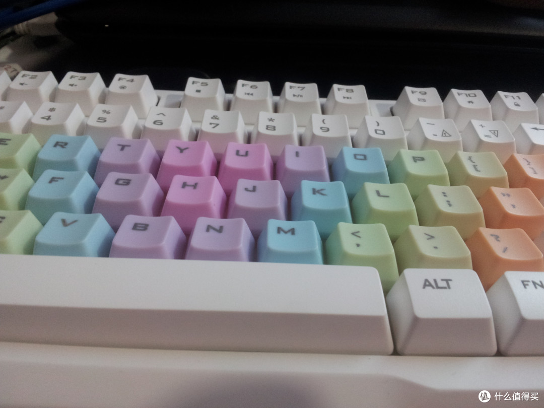 AJazz 黑爵 AK10 白色彩虹键盘=妹子最爱