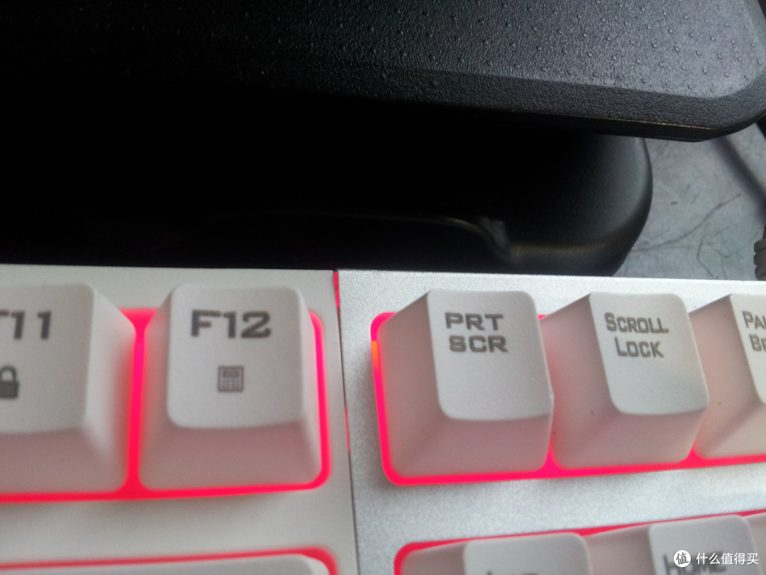 AJazz 黑爵 AK10 白色彩虹键盘=妹子最爱