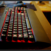 CORSAIR 海盗船 Vengeance系列 K70 机械游戏键盘（红轴）