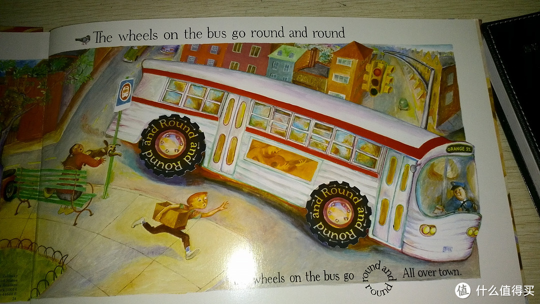 汽车轮子动起来！《The Wheels on the Bus》立体书