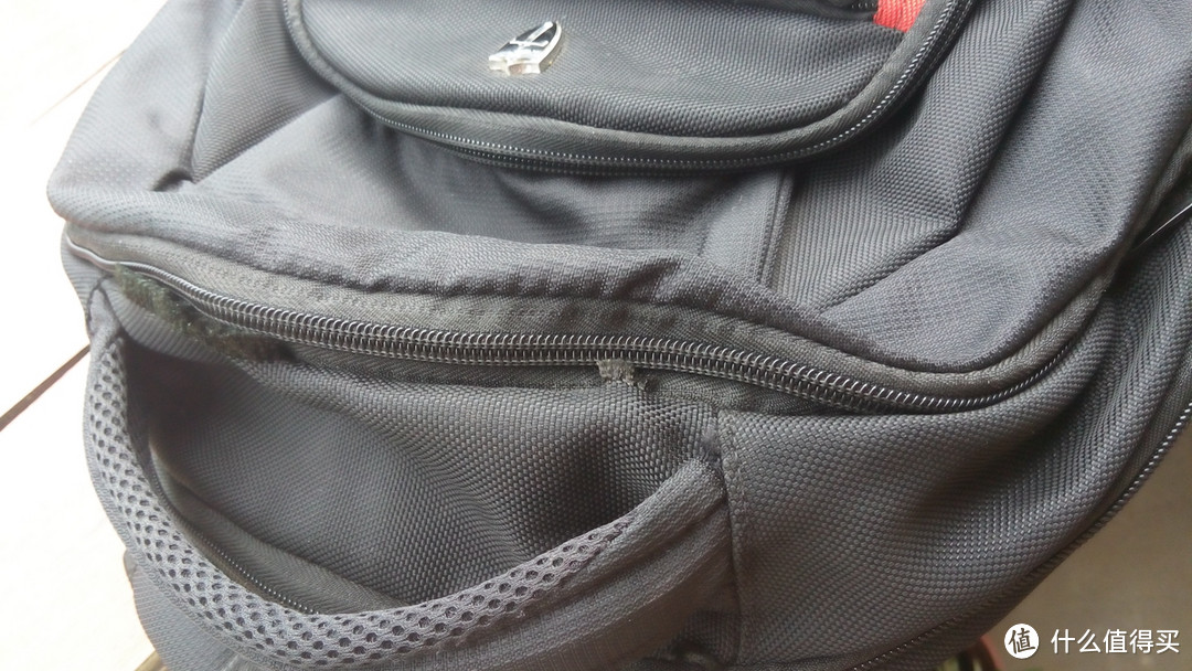 不值得购买的victoriatourist 维多利亚旅行者 V6024 时尚商务双肩电脑包