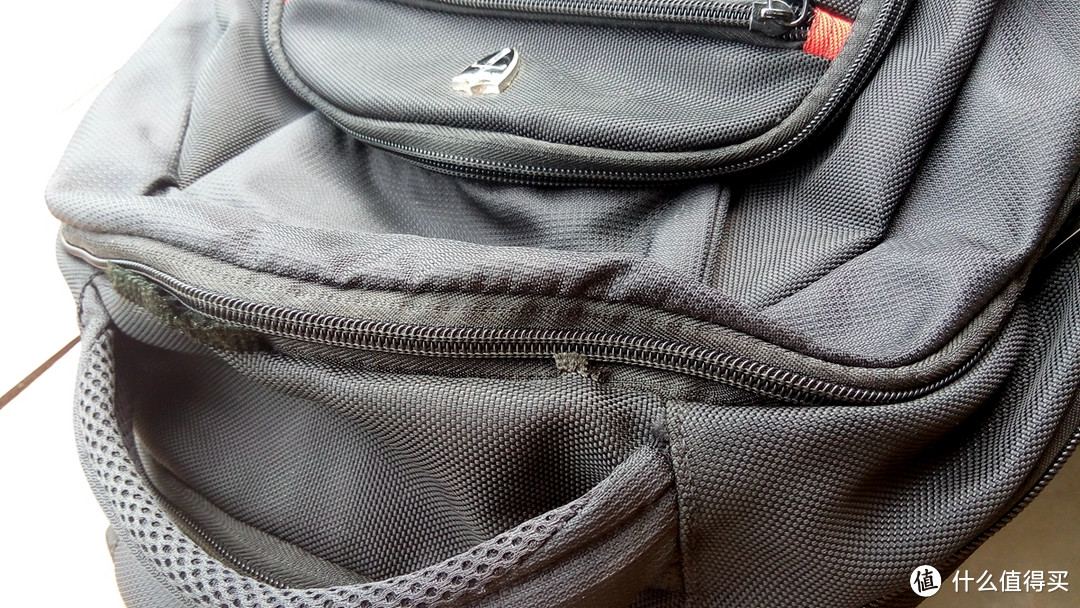 不值得购买的victoriatourist 维多利亚旅行者 V6024 时尚商务双肩电脑包