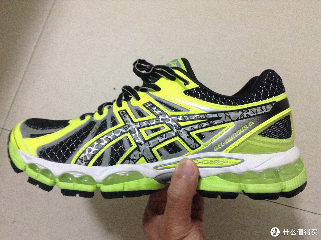 一抹绿 一阵风：ASICS 亚瑟士 GEL-Nimbus 15 男款*级避震慢跑鞋 夜光版