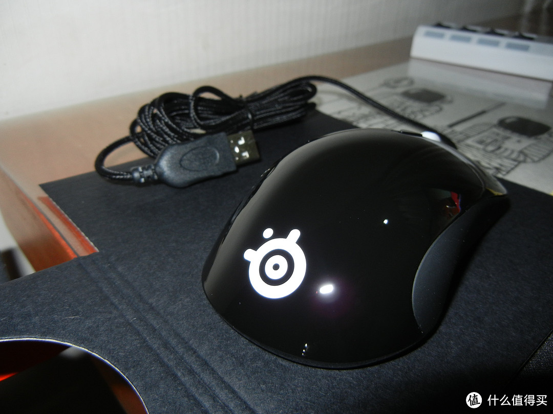 点击你的身体，发送我的快乐：SteelSeries 赛睿 Kinzu v2 Pro 光学游戏鼠标