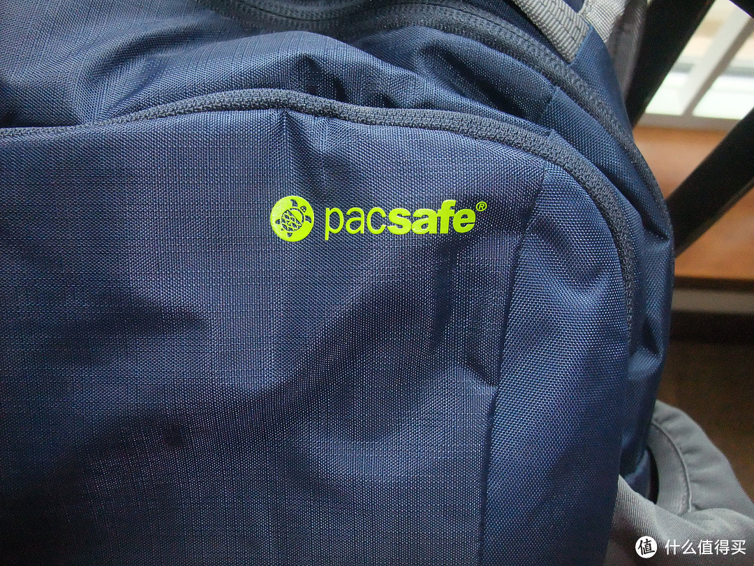 挤公交必备：pacsafe 小乌龟 Venturesafe 10L 防盗双肩包