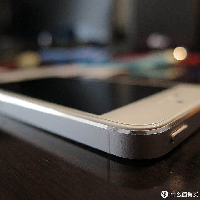 贴心的LOCA 路可 iPhone 5/5C/5S 钢化玻璃膜