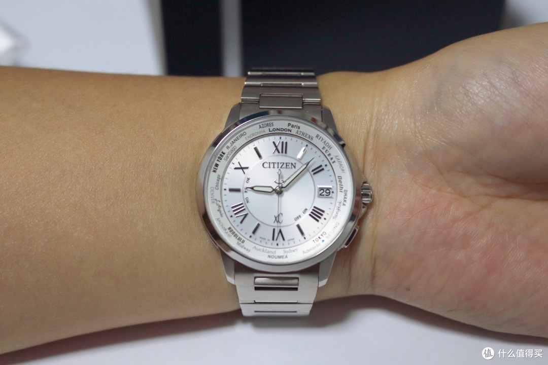 文艺范的光动能电波对表：CITIZEN 西铁城 CB1020-54A & EC1014-65W
