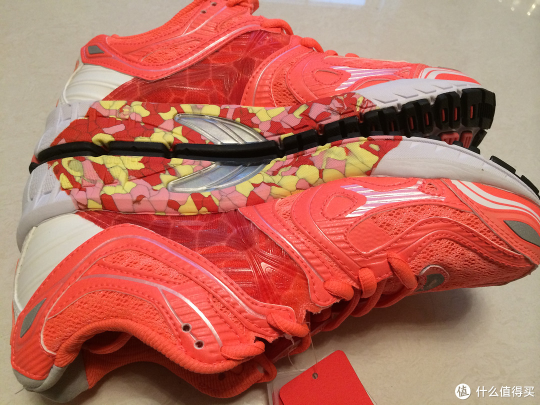 万高丛中一点亮-----老婆大人第一双跑步鞋LI-NING 李宁 烈骏稳定跑鞋