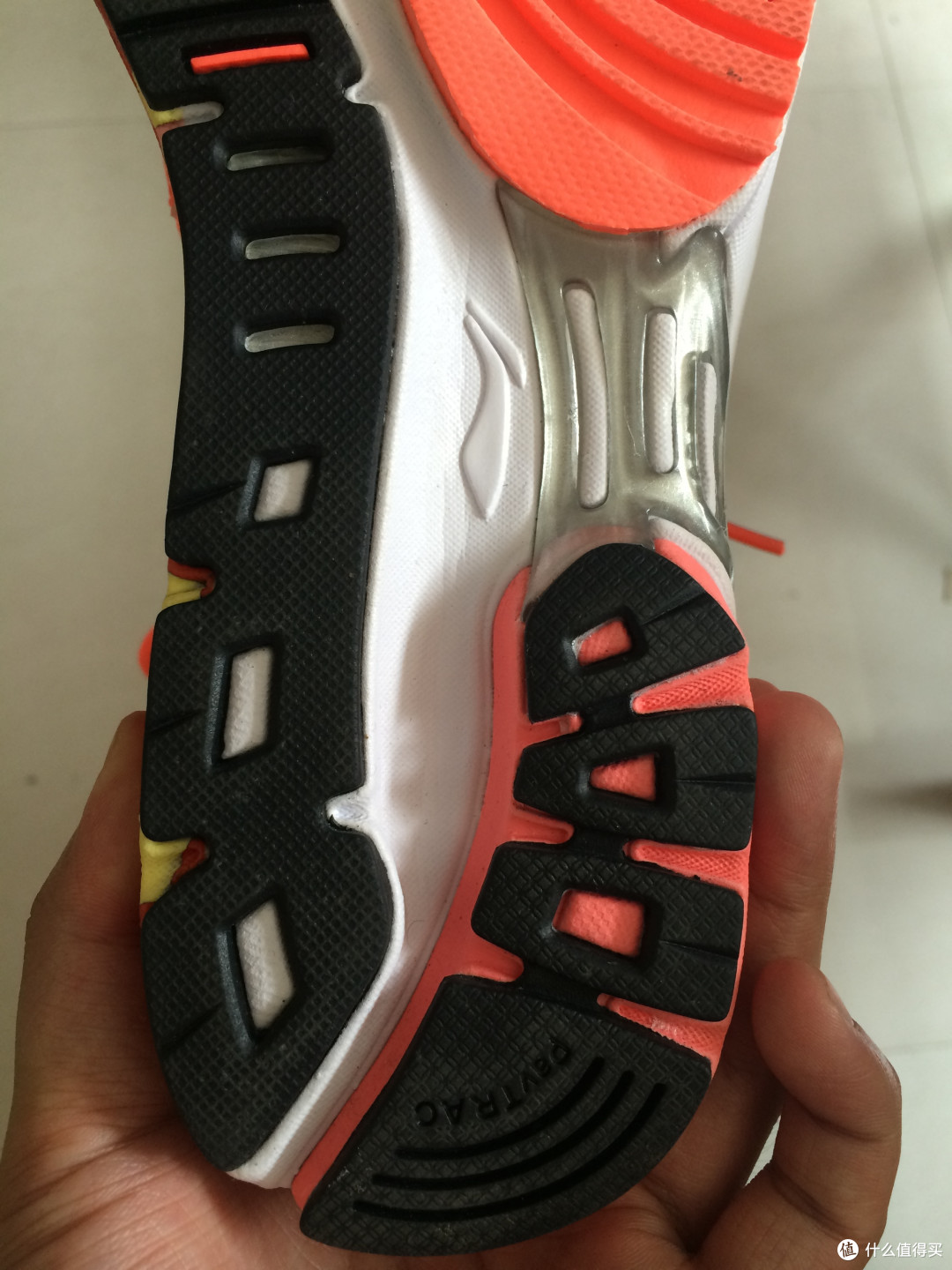 万高丛中一点亮-----老婆大人第一双跑步鞋LI-NING 李宁 烈骏稳定跑鞋