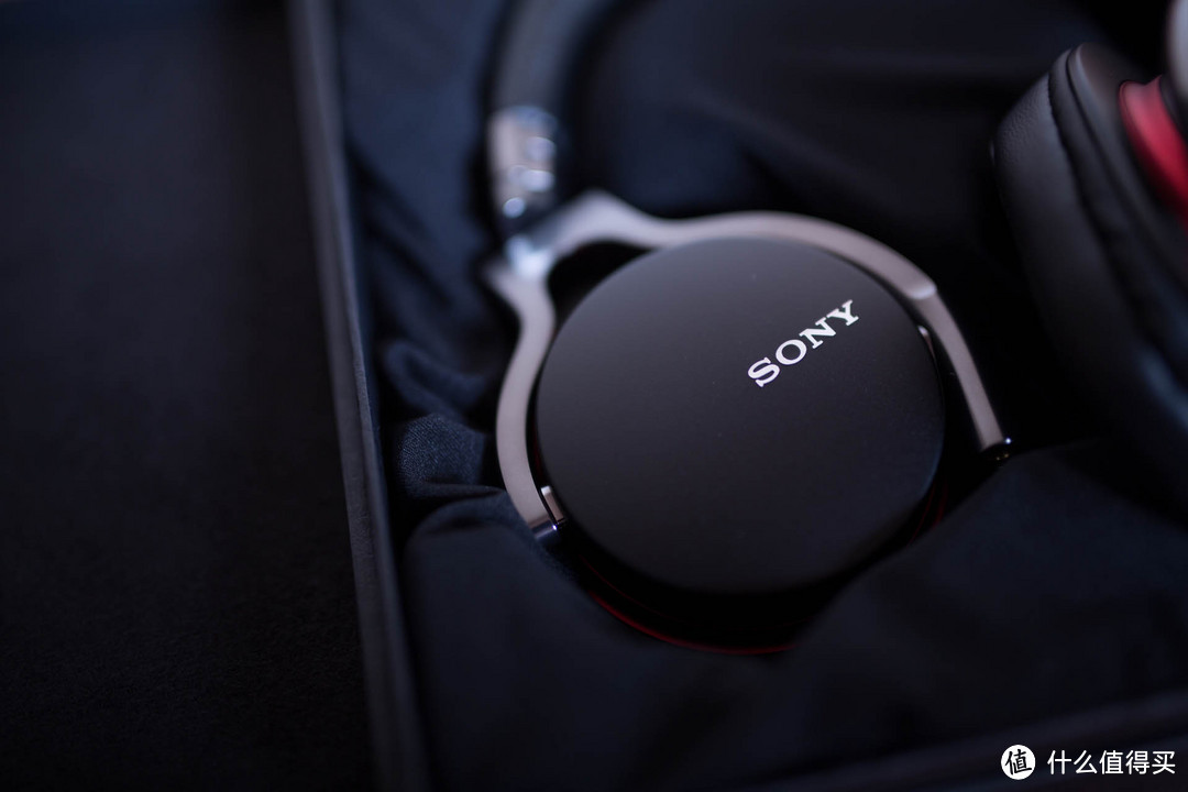 对于木耳党来说做工和佩戴才是耳机的灵魂啊:Sony 索尼 MDR-1RMK2 头戴式耳机 评测