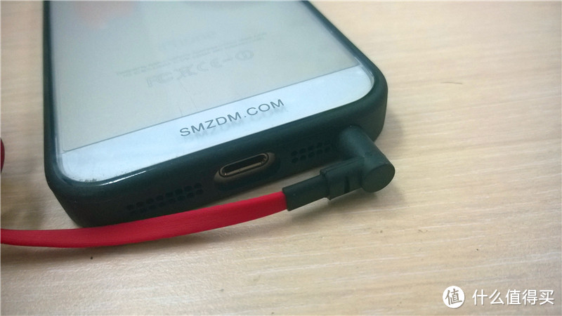 尴尬的红面条：LG GS100 耳塞式耳机