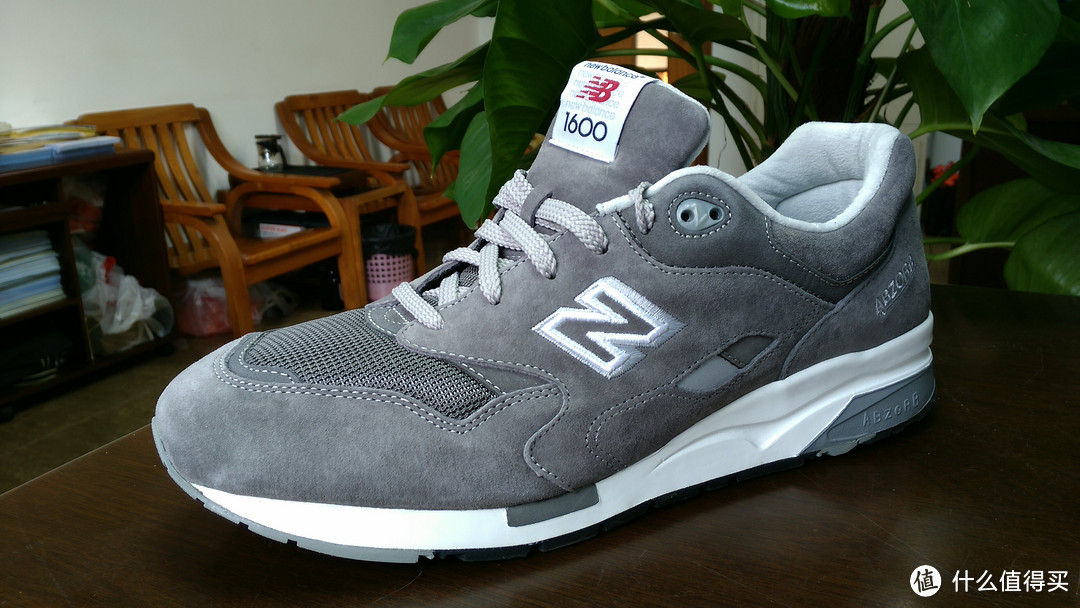 New Balance 新百伦 CM1600 对比 M998，Clean System、Suede Cleaner清洁喷雾和防水喷雾使用体验