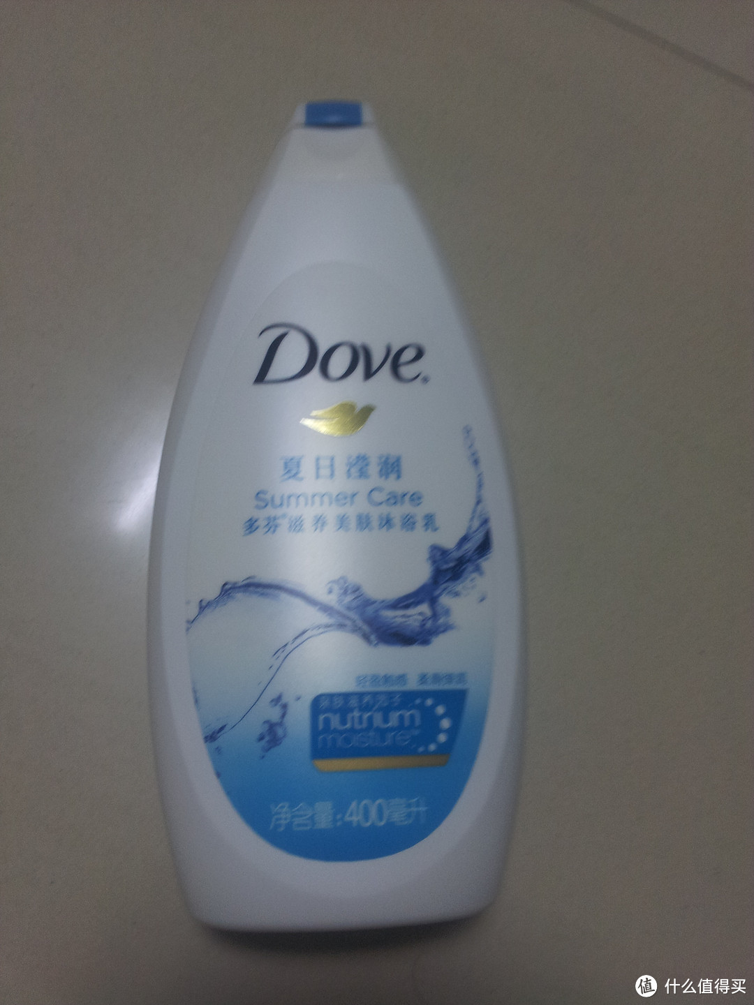 特高端的DOVE多芬深层营润滋养美肤沐浴乳，含有Nutrium Moisture的微小磨砂硅粒子哦！