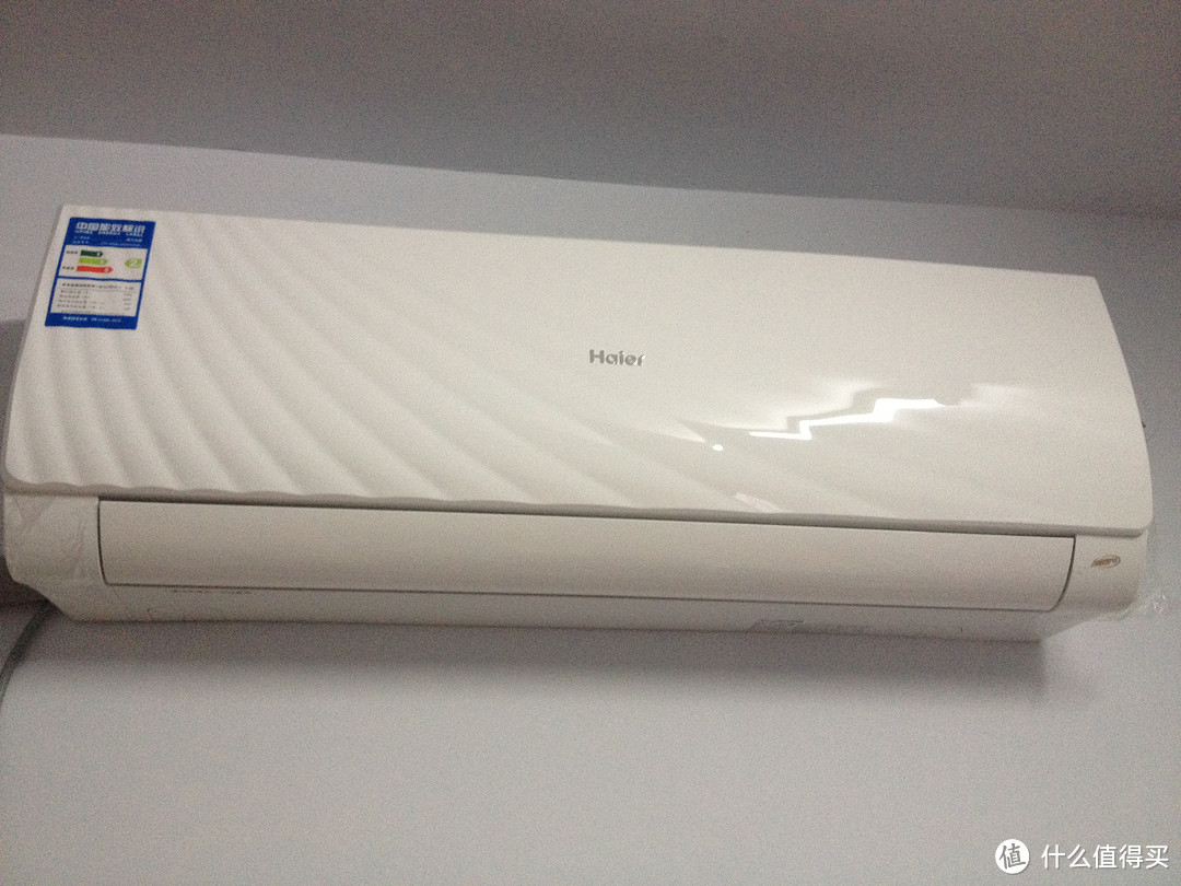 Haier 海尔 KFR-35GW/10CDA22A 空调正面