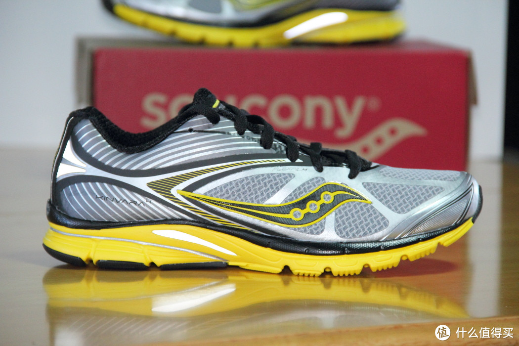 黄蓝双煞：Saucony 索康尼 Kinvara 4 轻量跑鞋