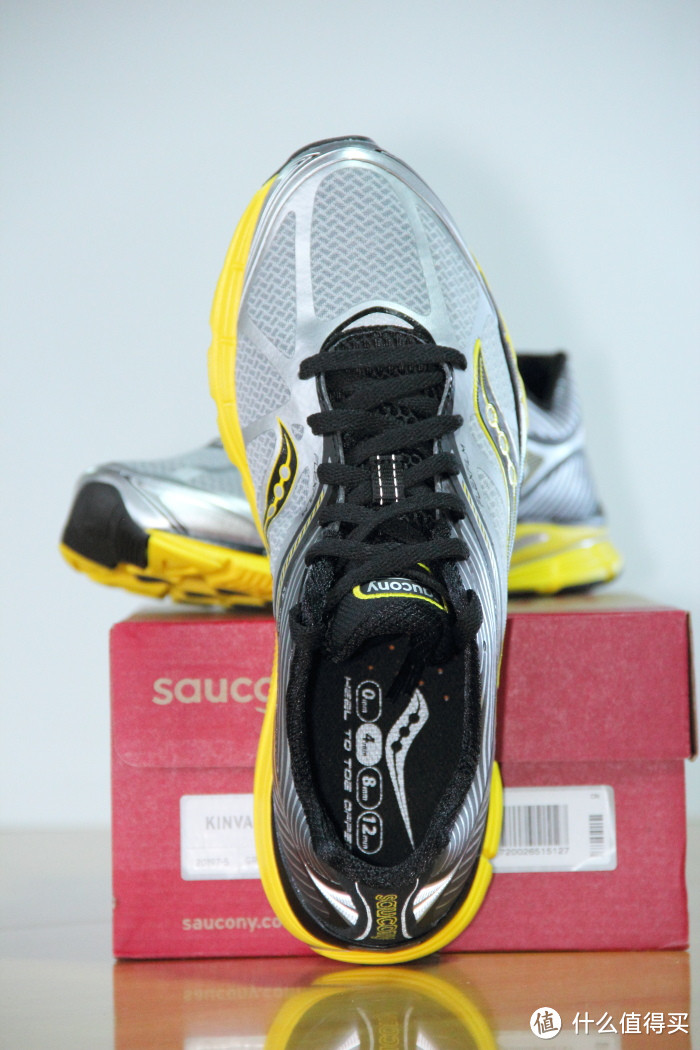 黄蓝双煞：Saucony 索康尼 Kinvara 4 轻量跑鞋