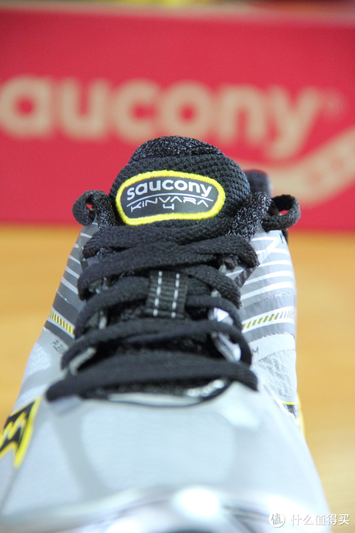 黄蓝双煞：Saucony 索康尼 Kinvara 4 轻量跑鞋