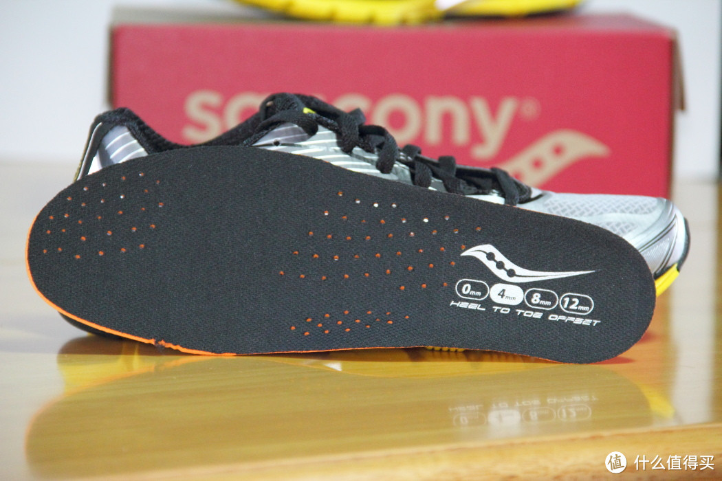 黄蓝双煞：Saucony 索康尼 Kinvara 4 轻量跑鞋