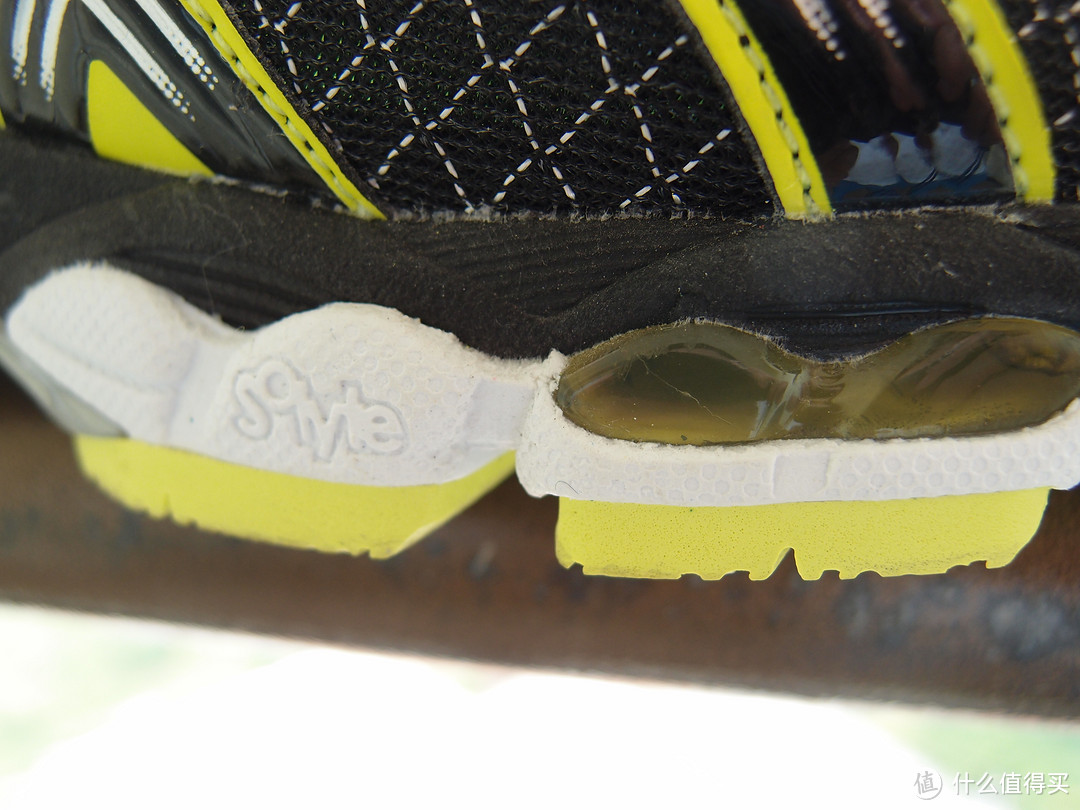 asics 亚瑟士 gel-cumulus 15 lite-show 夜光限定版 男款缓震跑步鞋