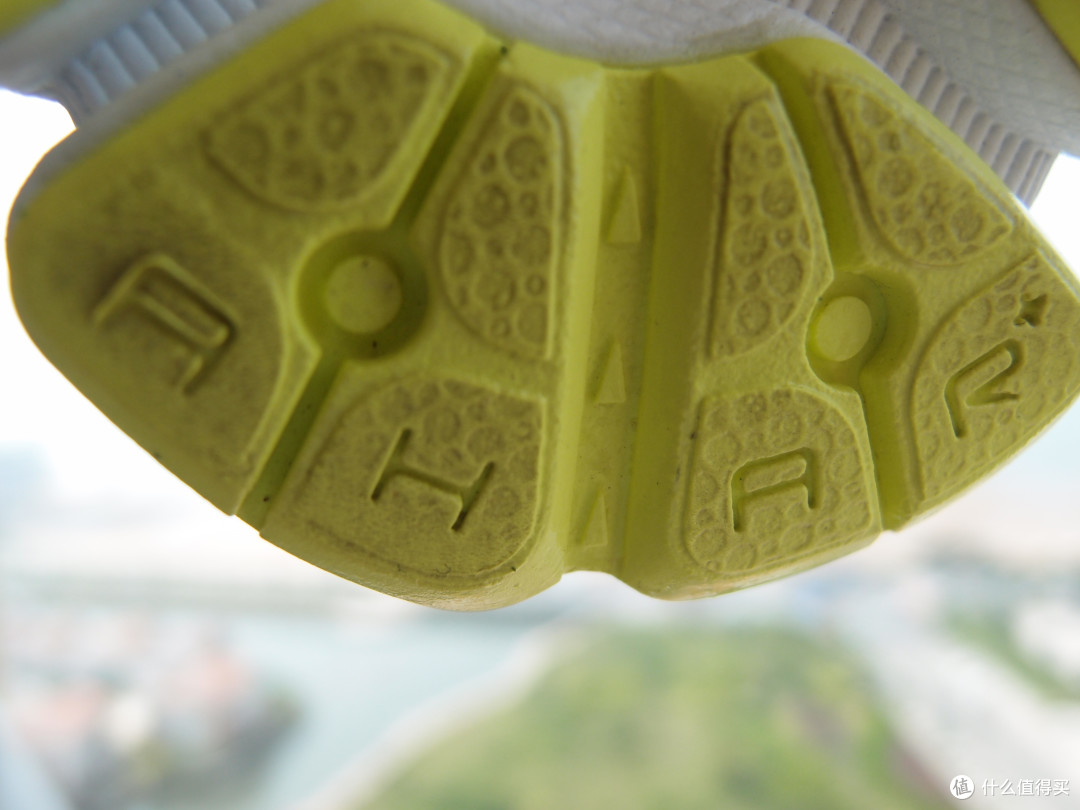 耐磨鞋底AHAR+,请自动忽略鞋底的脏污。。。