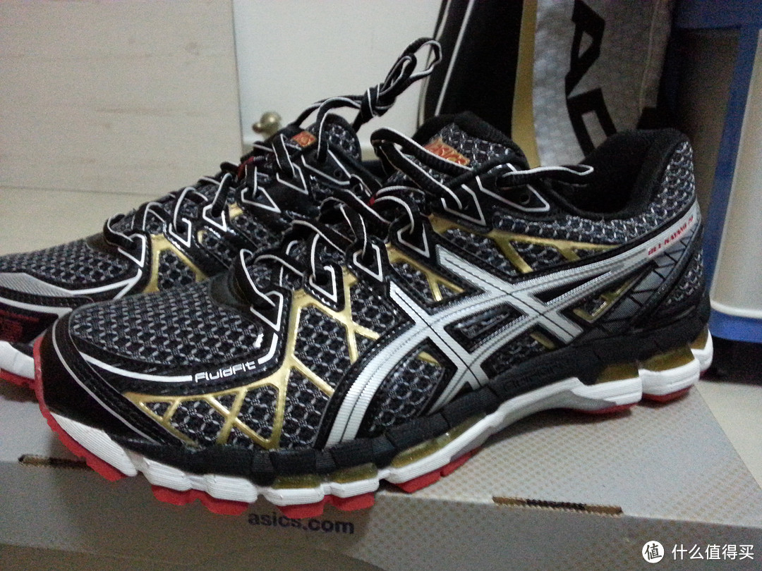 被晒到烂的 ASICS 亚瑟士 GEL-Kayano 20 男款*级支撑跑鞋