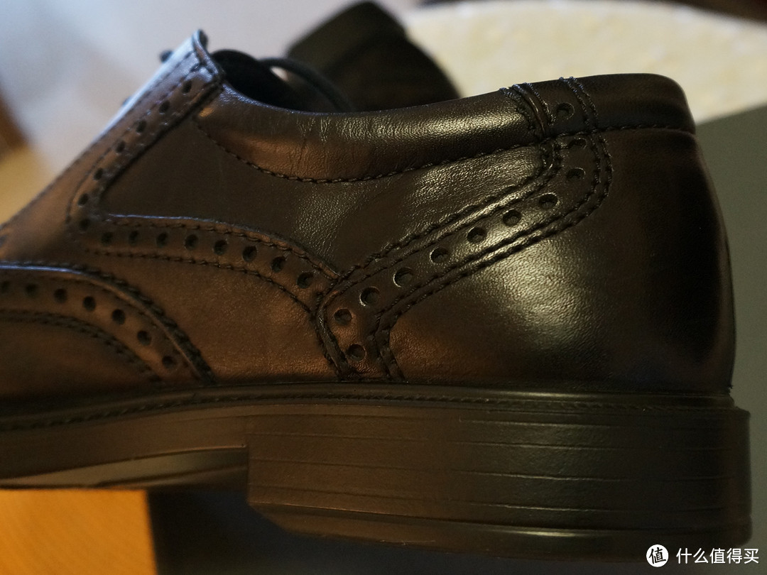 爱我还是她：ECCO 爱步 Brogue 牛津鞋 VS Clarks 其乐 Brogue 正装鞋