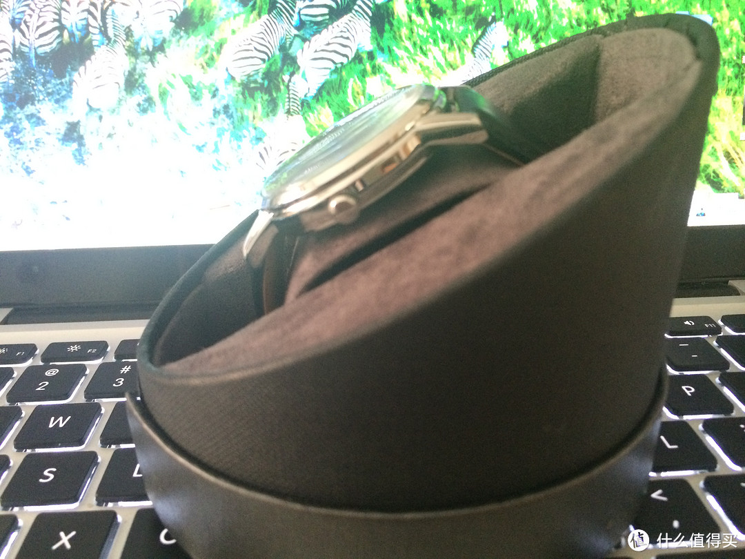 简单文艺:Citizen 西铁城 AO9000-06B 男款光动能腕表