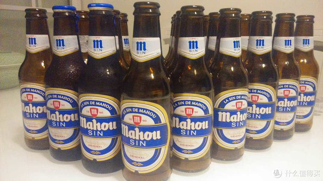 与小伙伴们分享西班牙啤酒：mahou 马奥
