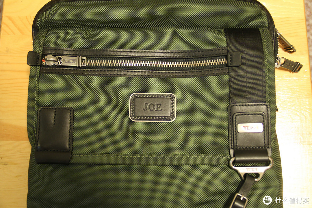 TUMI Annapolis Zip Flap 22304 男款单肩包