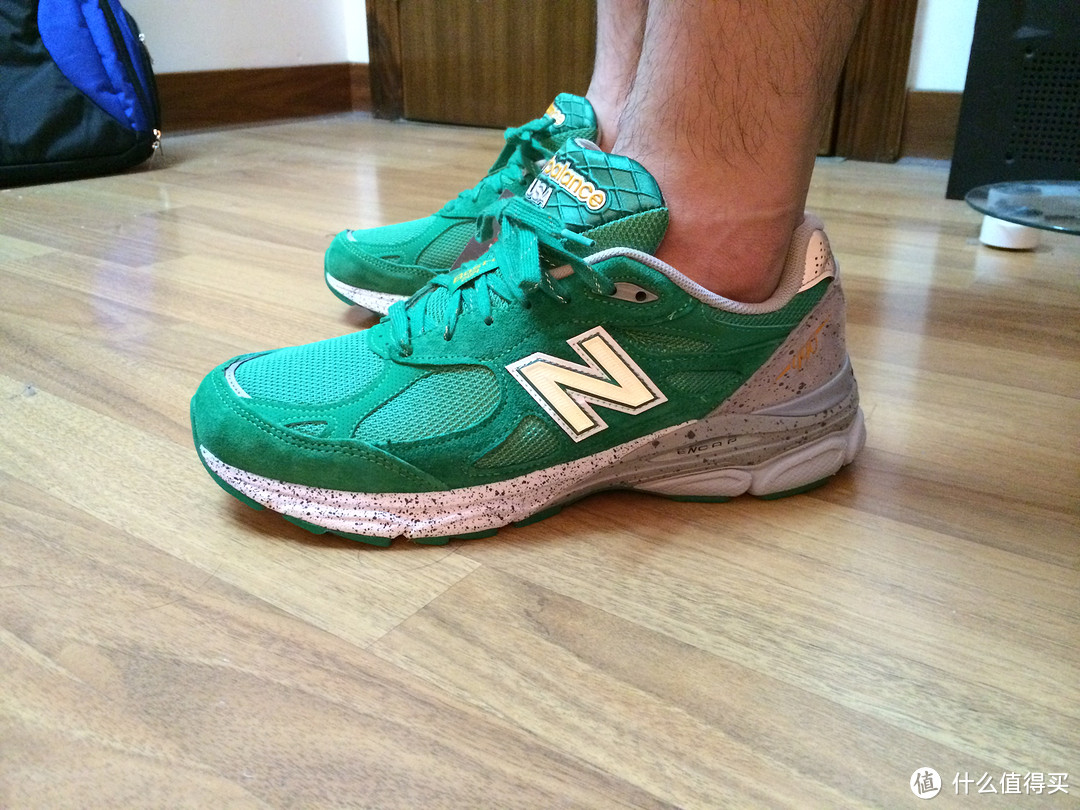 直邮香港的福利：New Balance 新百伦 M990V3 波士顿马拉松配色跑鞋及ML999休闲鞋