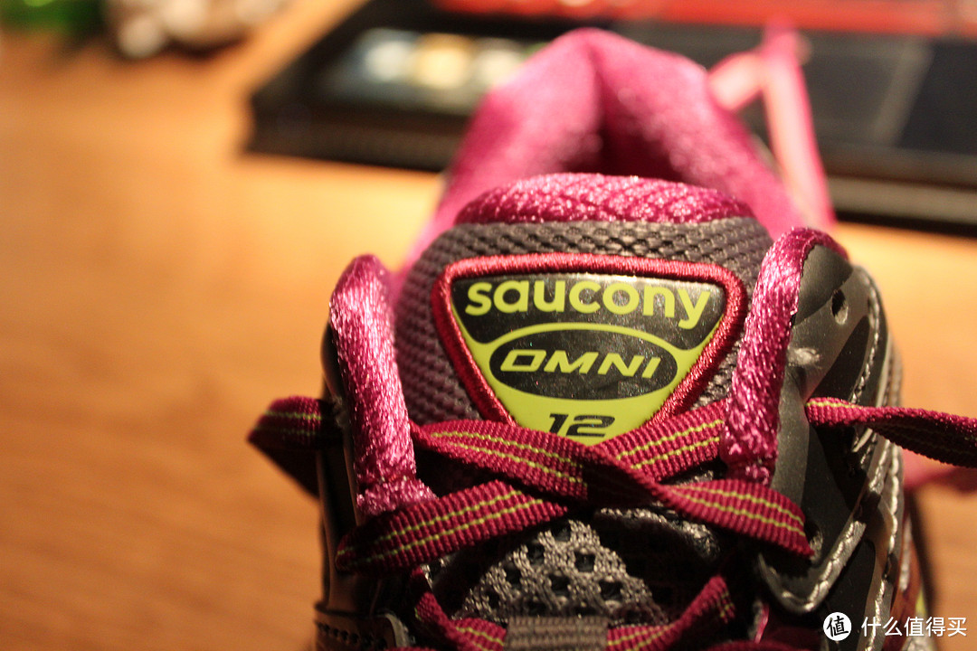 给母后淘的散步鞋：Saucony索康尼Omni 12 次*级 女款支撑慢跑鞋