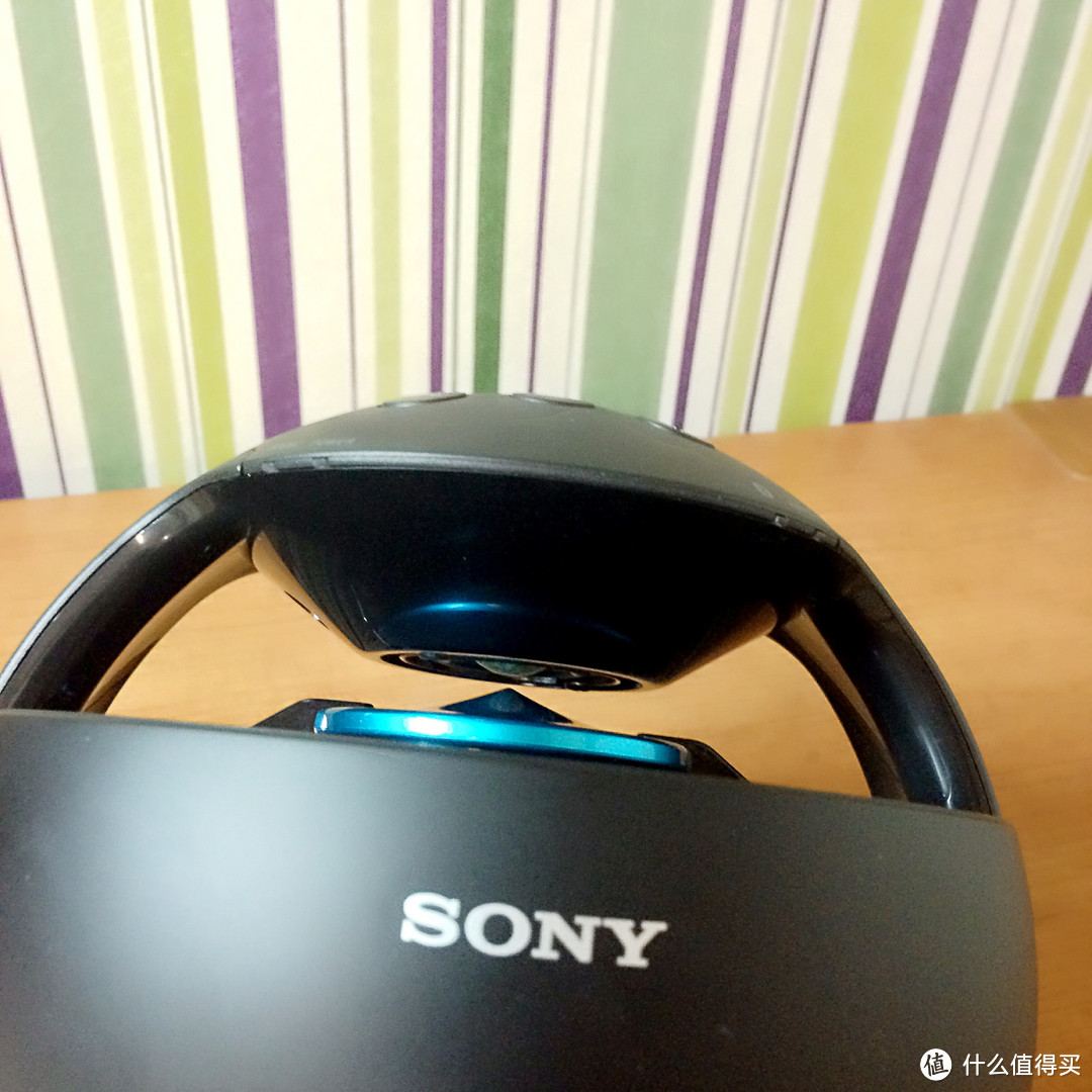 让音乐360°的精灵球：SONY 索尼 SRS-BTV25 便携蓝牙音箱