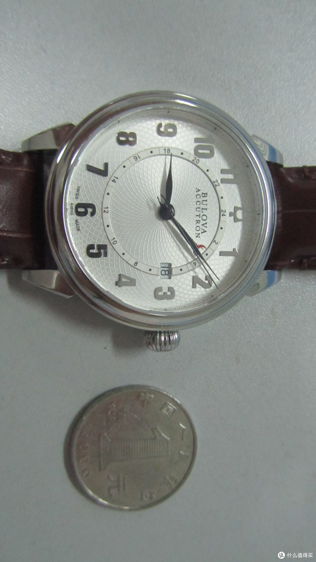 Diors也要文艺范儿：BULOVA 宝路华 ACCUTRON GEMINI 63B153 皮带腕表