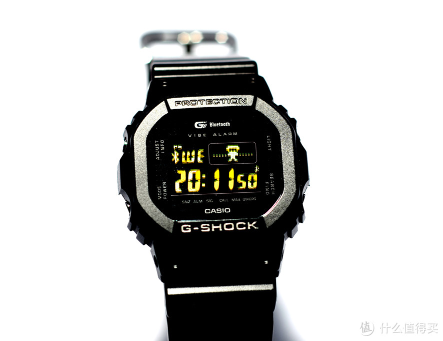 续航两年的“智能GSHOCK”：CASIO 卡西欧 蓝牙G-SHOCK系列 GB5600B-1BJF 运动腕表