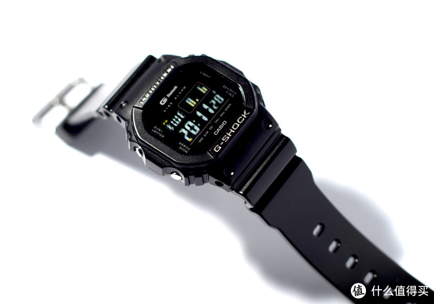 续航两年的“智能GSHOCK”：CASIO 卡西欧 蓝牙G-SHOCK系列 GB5600B-1BJF 运动腕表