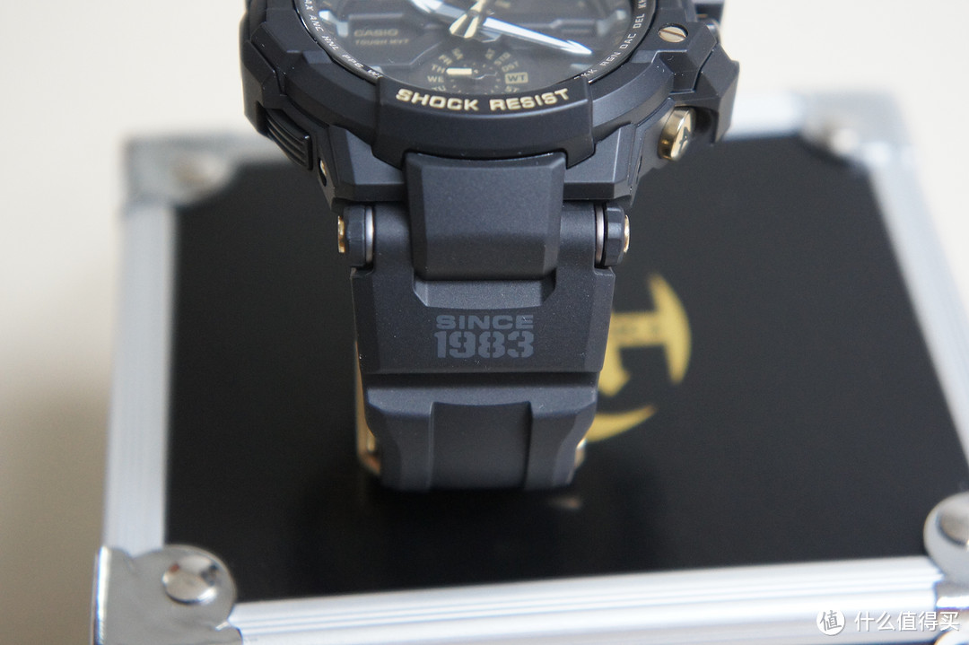 而立之年终圆年少梦：30周年纪念版 CASIO 卡西欧 G-SHOCK 男款腕表 GW-A1030A-1ADR