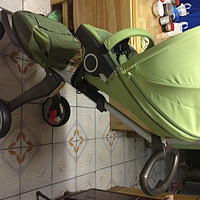 STOKKE XPLORY 婴儿推车外观展示(开关|把手|安全带|支杆|前轮)