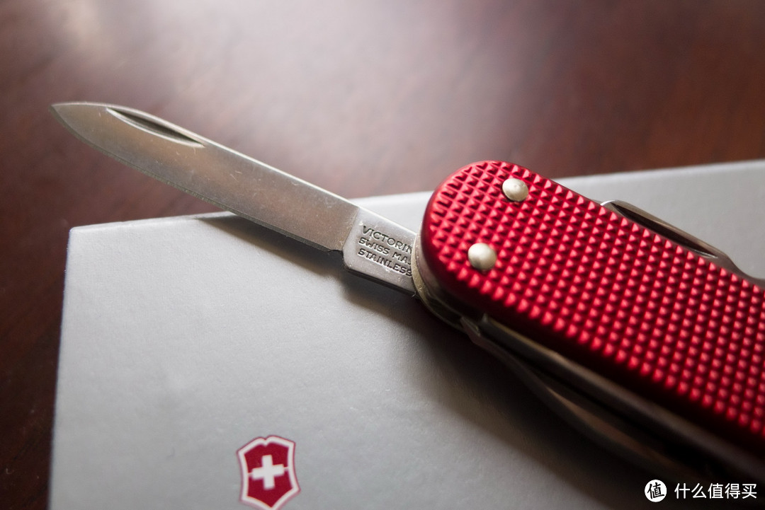 女王送的新钥匙扣：维氏军刀 迷你冠军 铝柄款 红 MiniChamp 0.6381.20