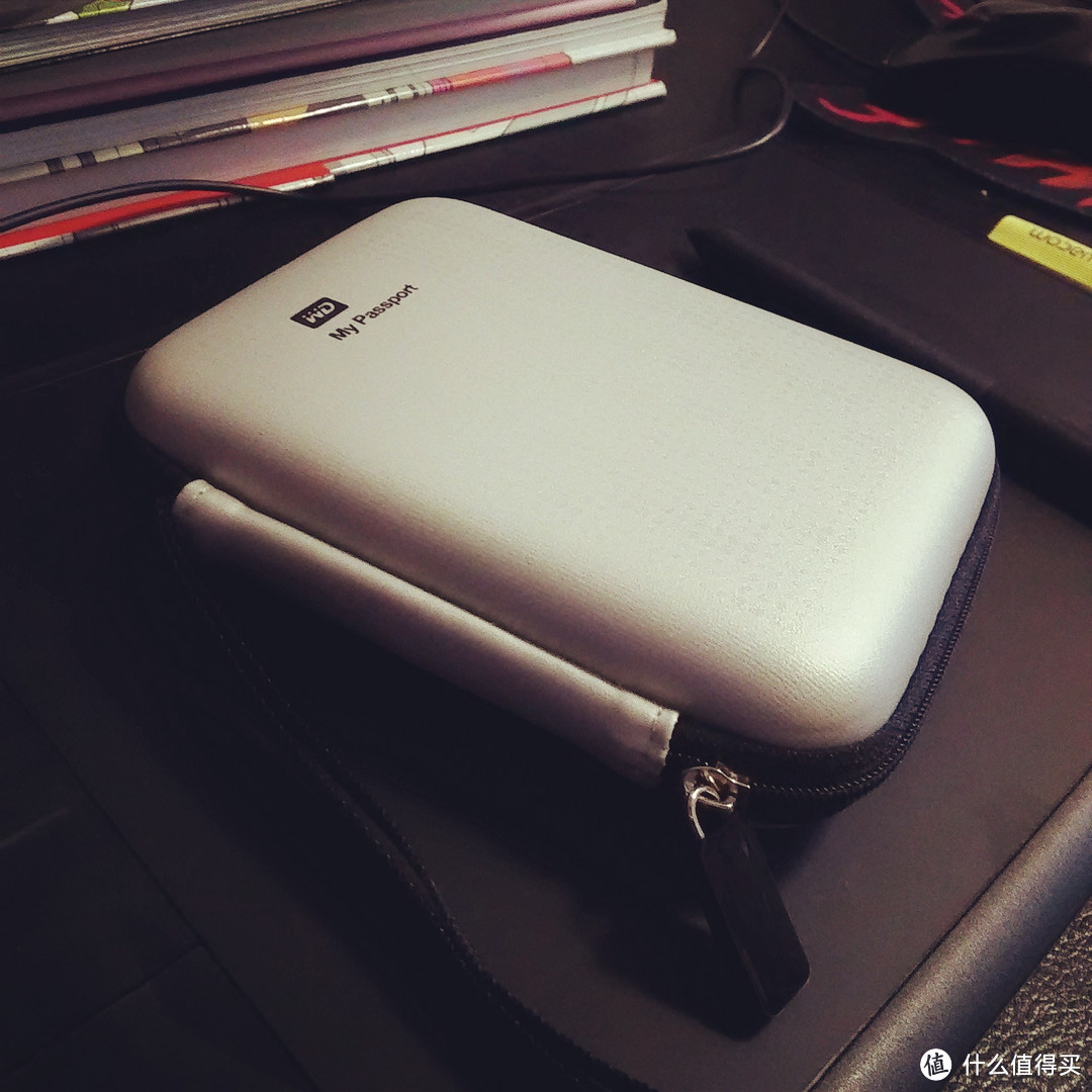 收集癖的爱与恨：玉面小白龙！WD 西部数据 My Passport Ultra USB3.0 1TB 移动硬盘 WDBZFP0010BWT-PESN 