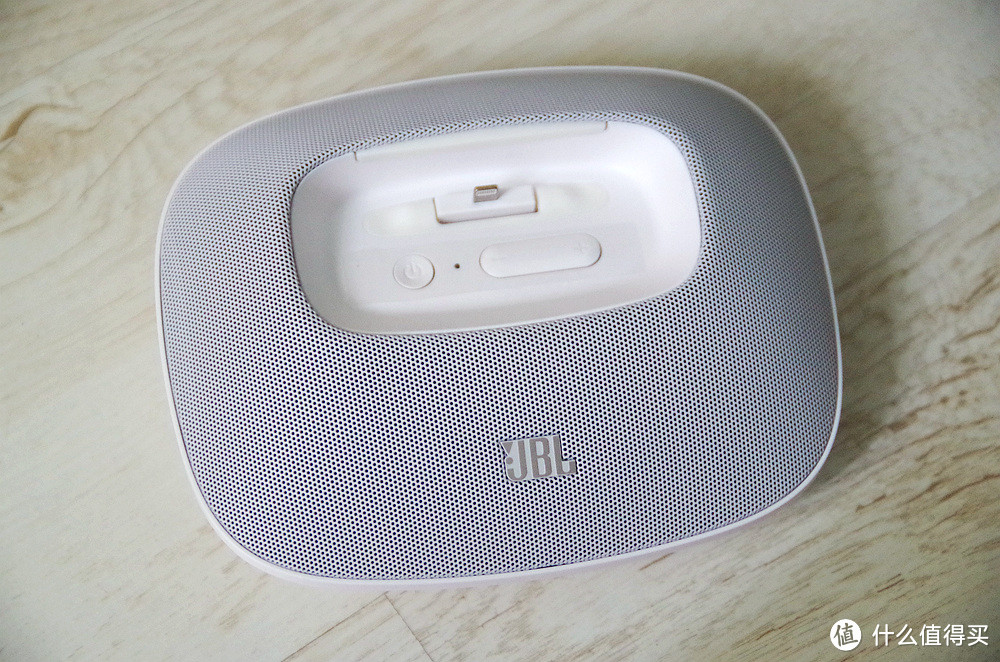 找个借口拆了它：JBL OnBeat Micro全能充电音箱底座