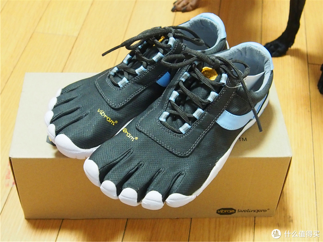 VIBRAM的遛狗鞋，感觉自己萌萌哒：Vibram FiveFingers Speed XC 女款五趾休闲鞋