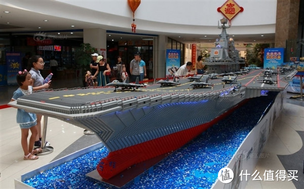 44万余块积木搭建“辽宁号”航母模型 在沈阳展出