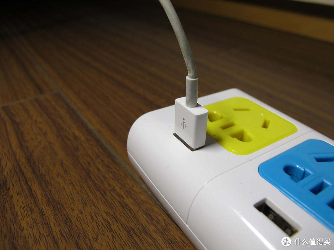 更快速的充电：AIKa 爱家 家居版 独立USB充电 插排