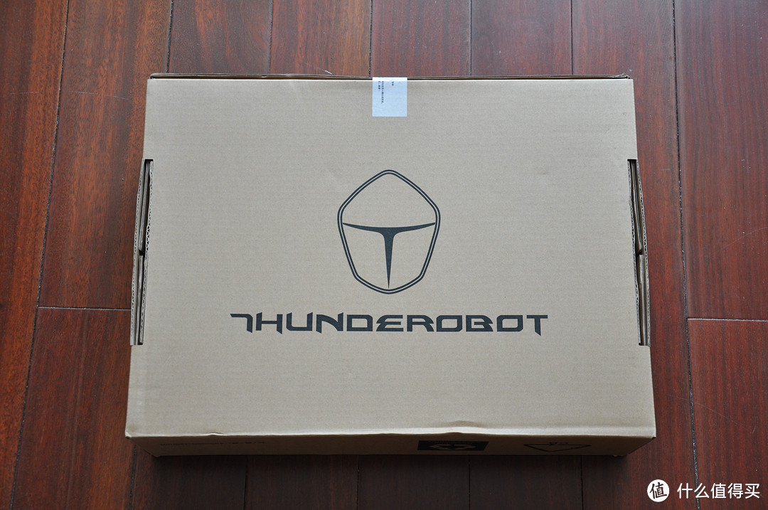 神说"要炫酷!",于是有了它：ThundeRobot 雷神 911-E1 15.6英寸游戏本