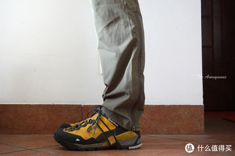 适合宽脚板：迪卡侬 皮质远足徒步登山鞋 QUECHUA