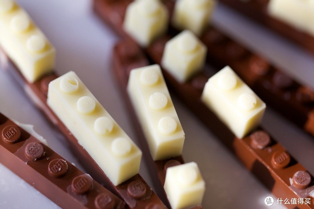 可以吃的积木块:日本设计师用巧克力制作 LEGO 乐高积木