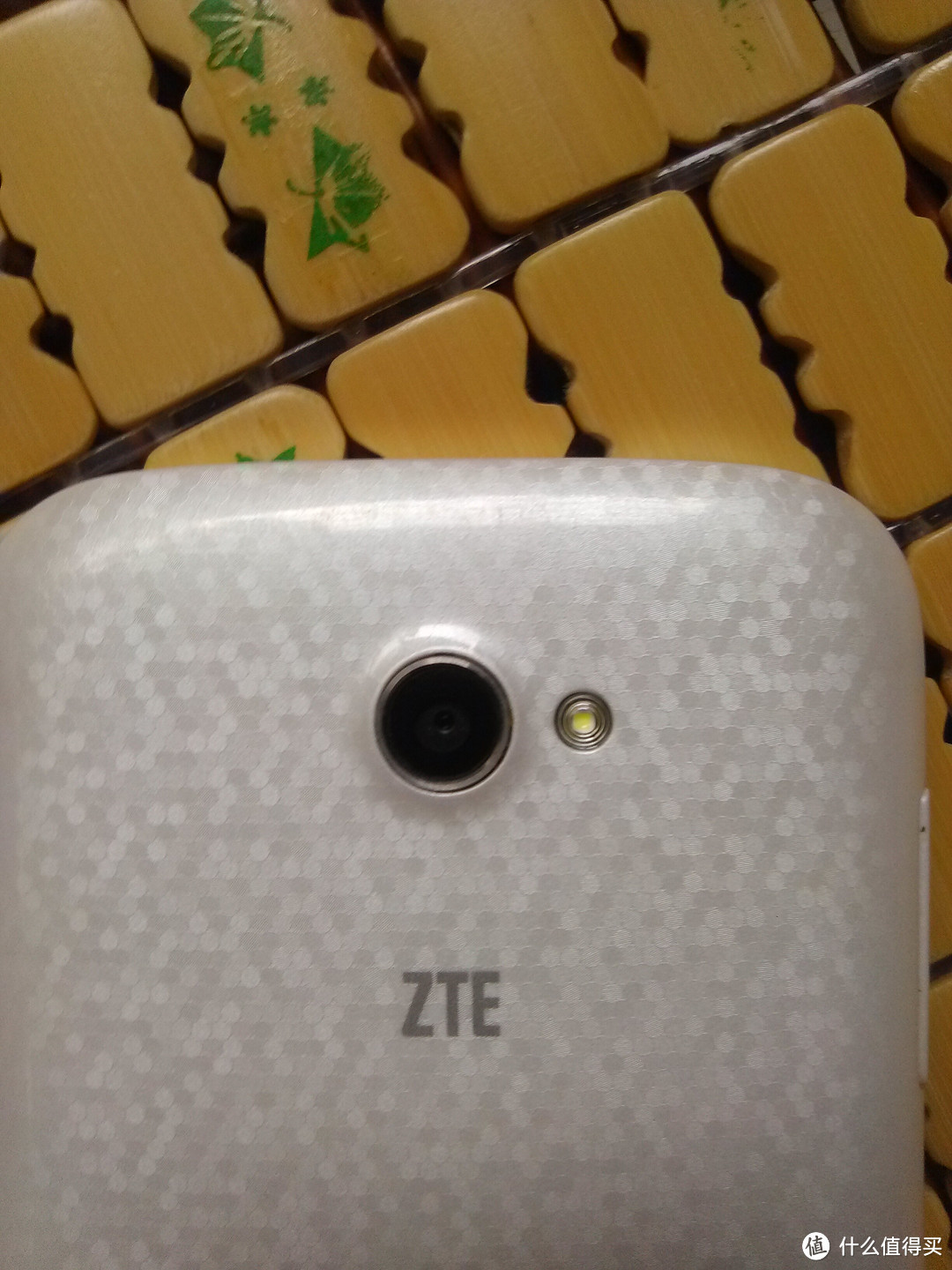 中国移动定制4G手机：ZTE 中兴 Q802T